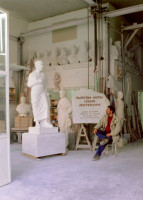 Πολιτιστικό κέντρο σχολής Αριστοτέλη, το άγαλμα του Αριστοτέλη.